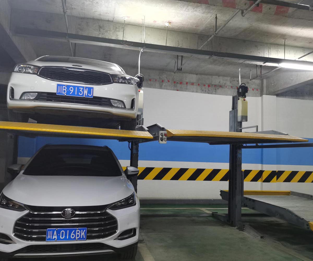 祿勸兩層升降橫移式停車設(shè)備租賃