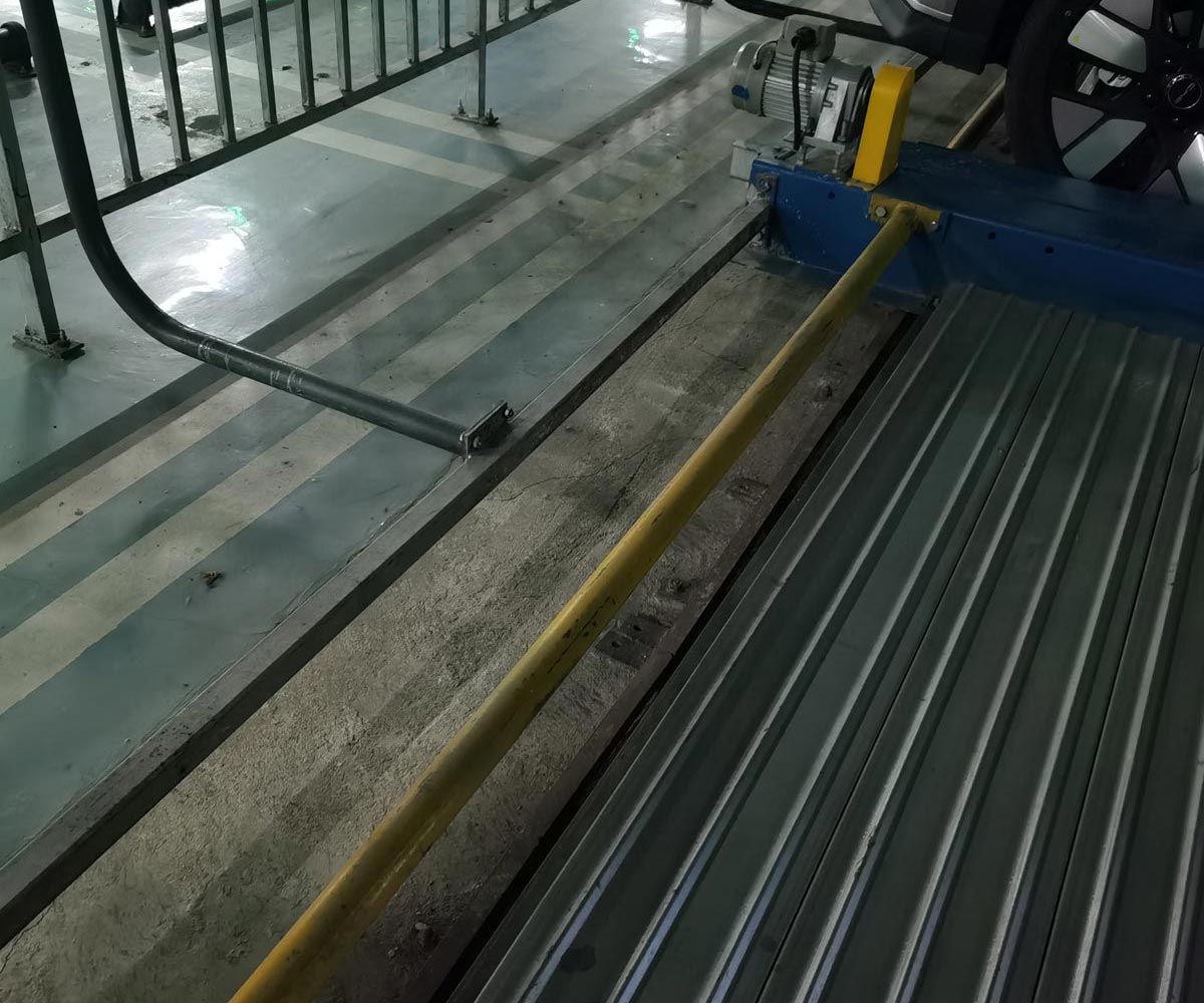 地下室簡易類機(jī)械式立體車庫安裝.jpg